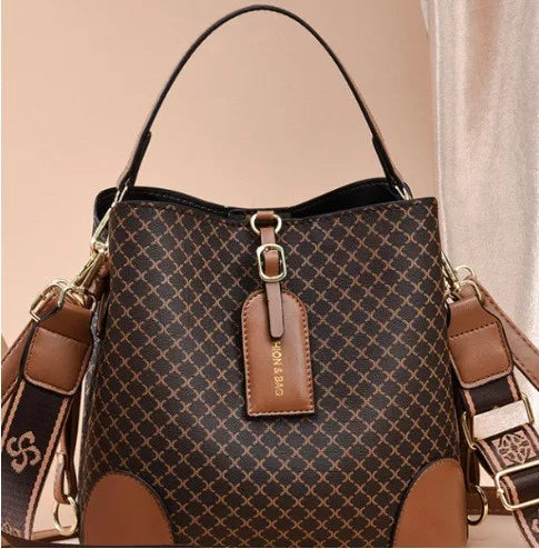 Avery Carryall Tote