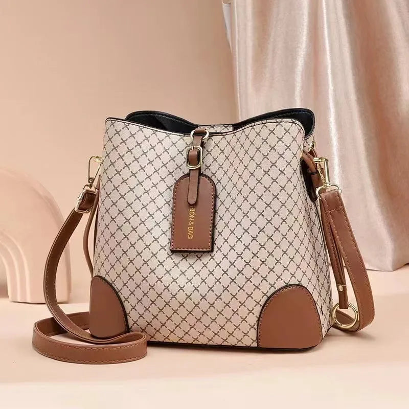 Avery Carryall Tote