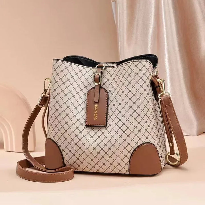 Avery Carryall Tote