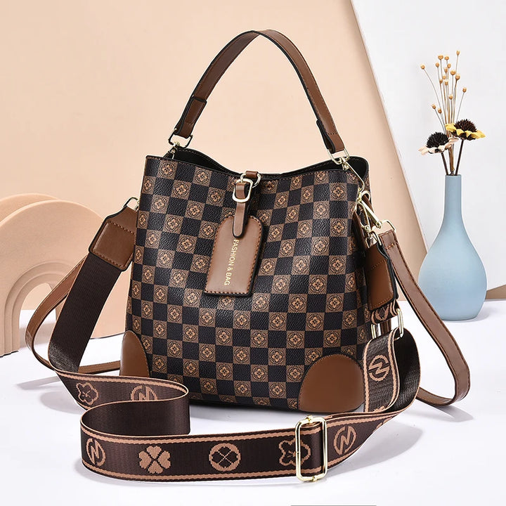 Avery Carryall Tote